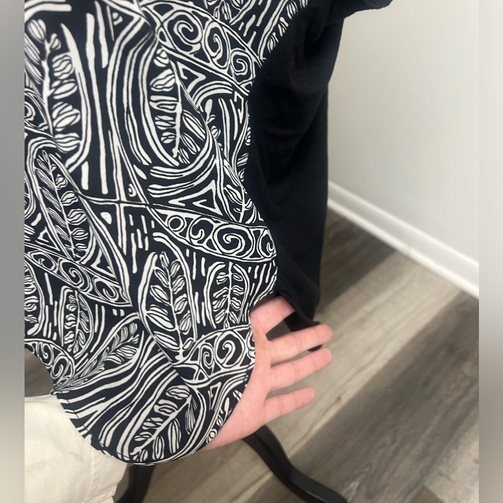 Loft Black & White Patterned Blouse! - Picture 6 of 13